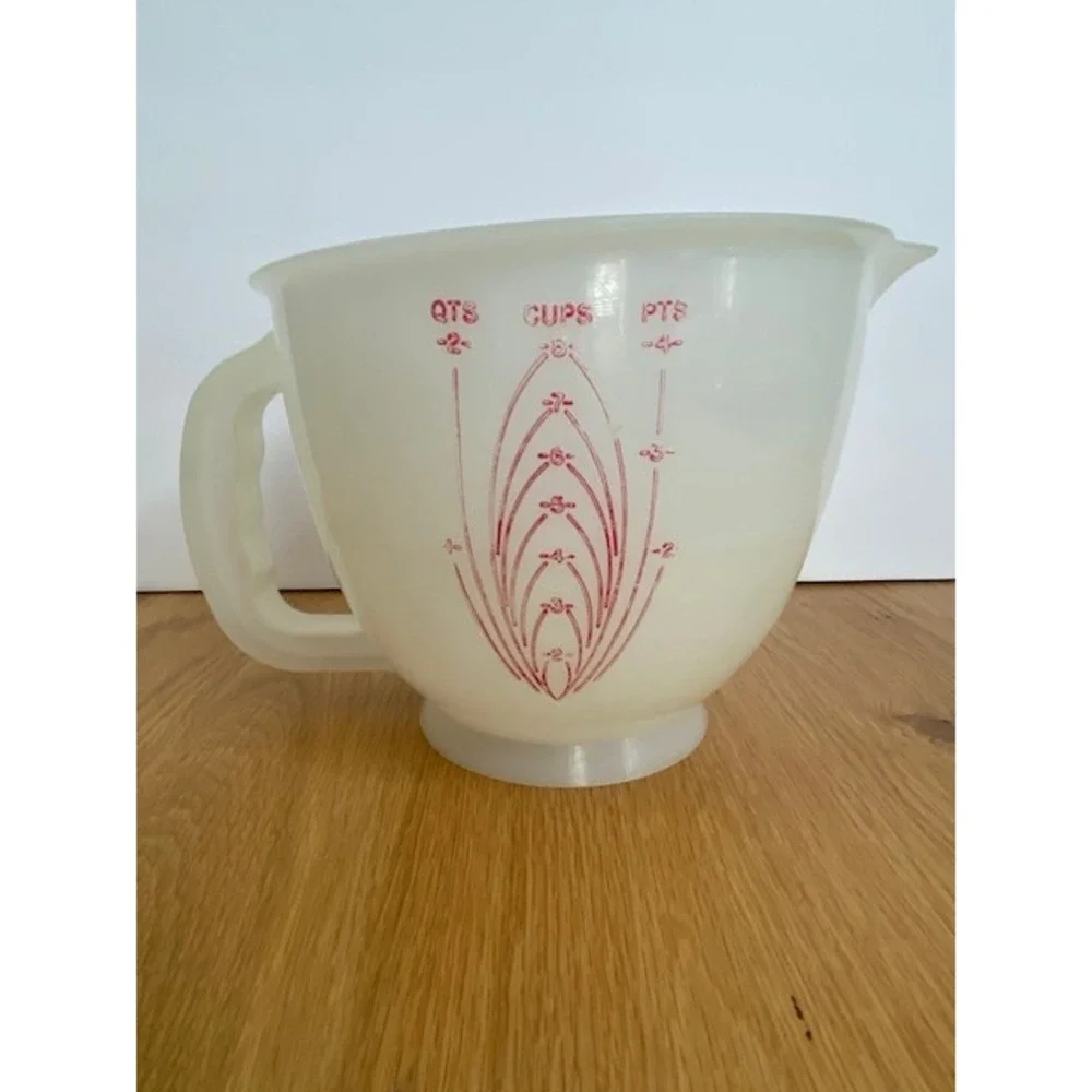 Tupperware Mix N Stor Measuring Pitcher 8 Cup White Good Vintage Red Graphics